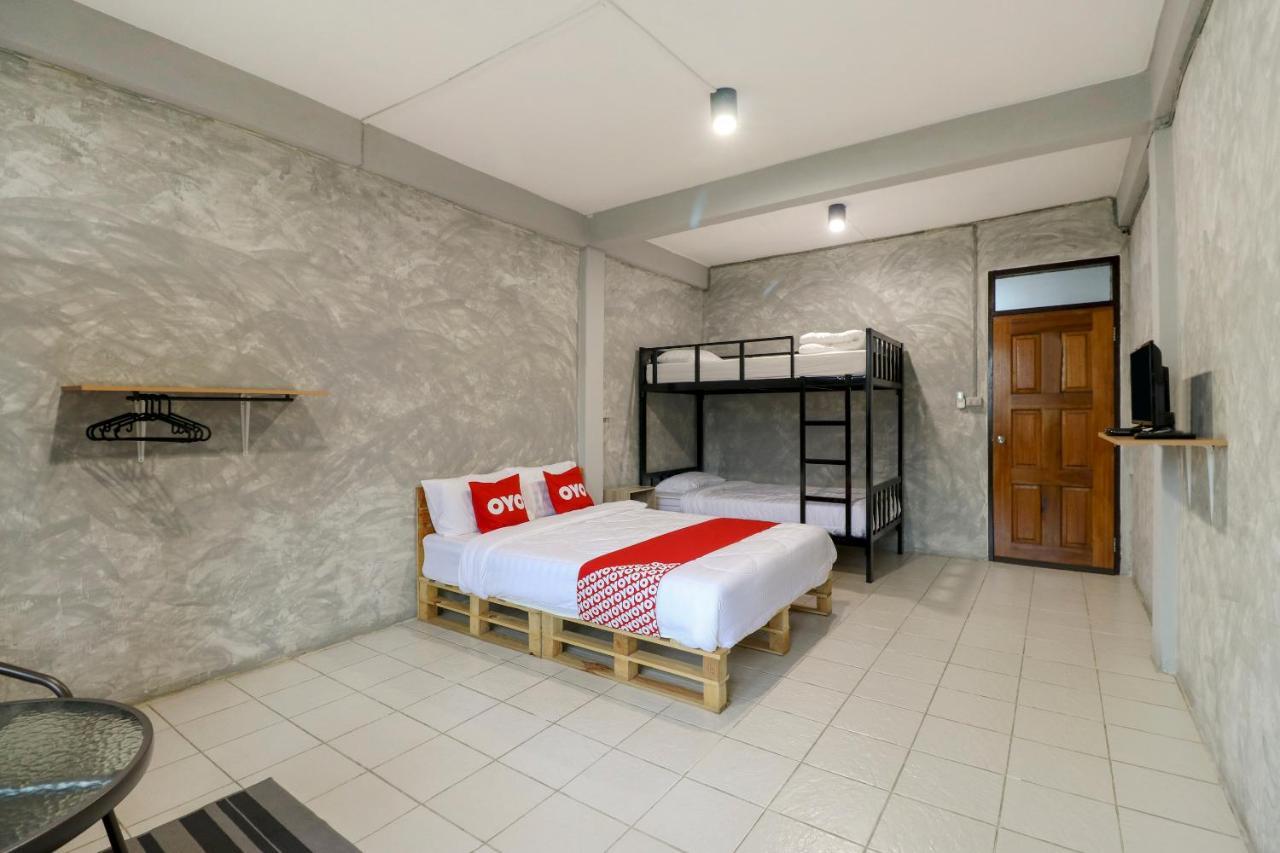 Hotel Oyo 950 Casa De Takumi 2*